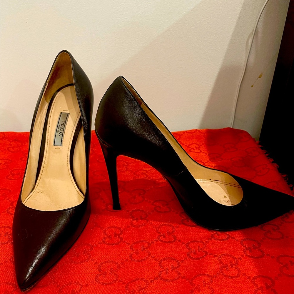 Prada Pumps in Black Leather Size 39.5 EU